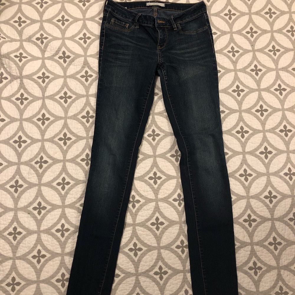 Bullhead dark wash skinny jeans